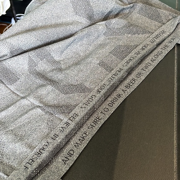 Lululemon Metal Vent Tech Half-Zip Long Sleeve (M) - Picture 6 of 9